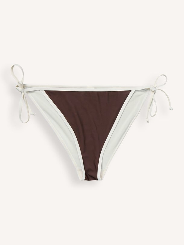 Ontdek de Baila bikinislip van Becksondergaard in de kleur Donkerbruin bij Orangebag. Op werkdagen voor 21:45 besteld, morgen in huis.