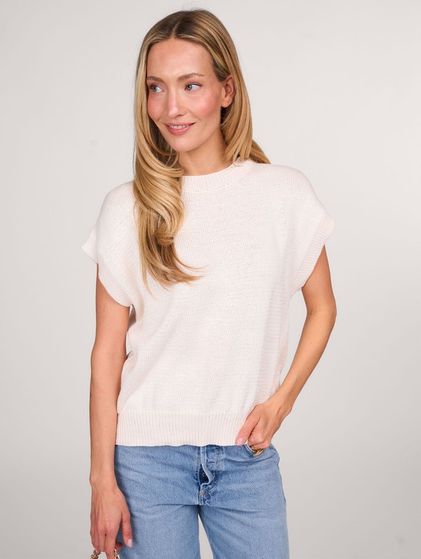 Ontdek de Baho katoenen gebreide top van Club L`avenir in de kleur ecru bij Orangebag. Op werkdagen voor 21:45 besteld, morgen in huis.