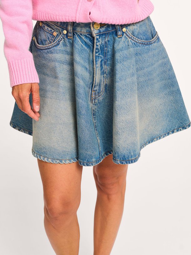 Ontdek de Denim rok van Ganni in de kleur Blauw bij Orangebag. Op werkdagen voor 21:45 besteld, morgen in huis.