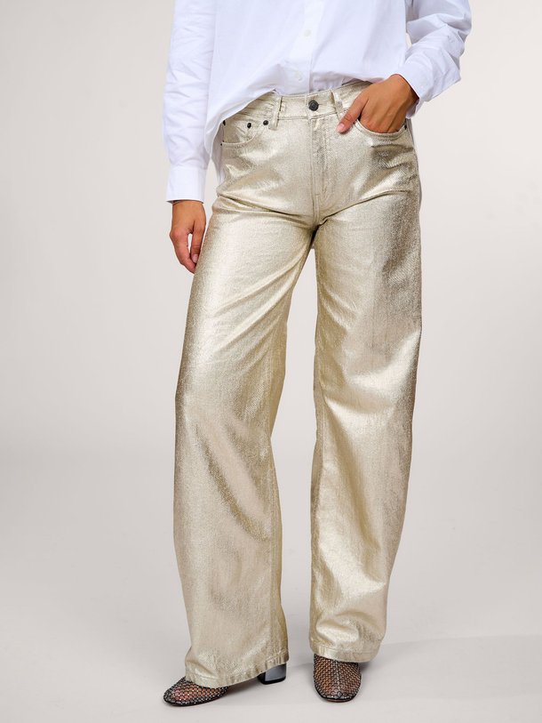 Ontdek de Medley mid waist loose fit metallic jeans van Drykorn in de kleur goudkleur bij Orangebag. Op werkdagen voor 21:45 besteld, morgen in huis.