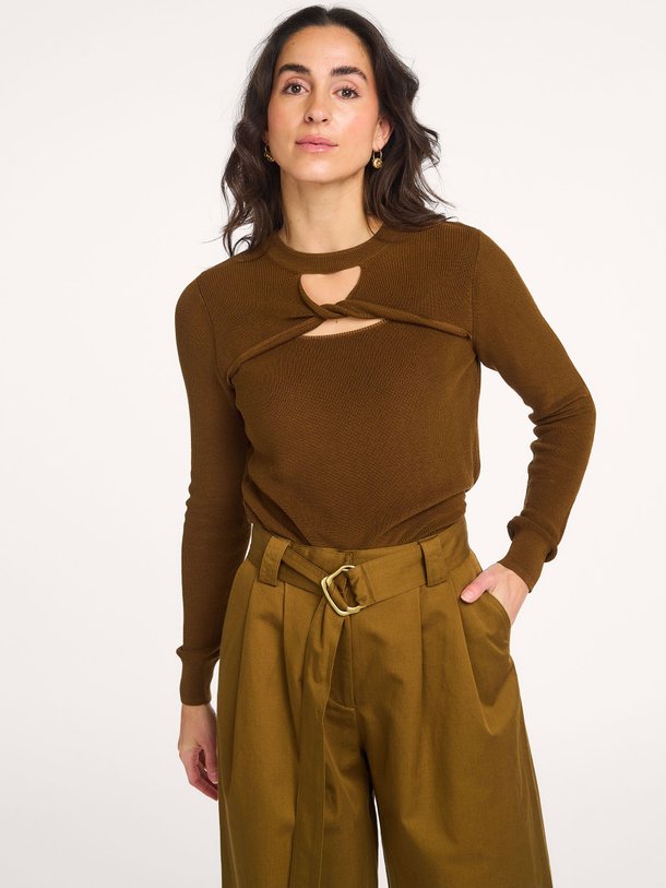 Ontdek de Aurino katoenen trui van Sessun in de kleur Brons bij Orangebag. Op werkdagen voor 21:45 besteld, morgen in huis.