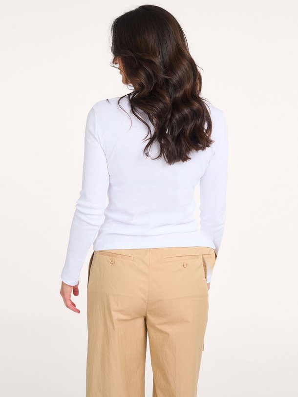 Ontdek de Jonia organic cotton longsleeve van Baum und Pferdgarten in de kleur Wit bij Orangebag. Op werkdagen voor 21:45 besteld, morgen in huis.