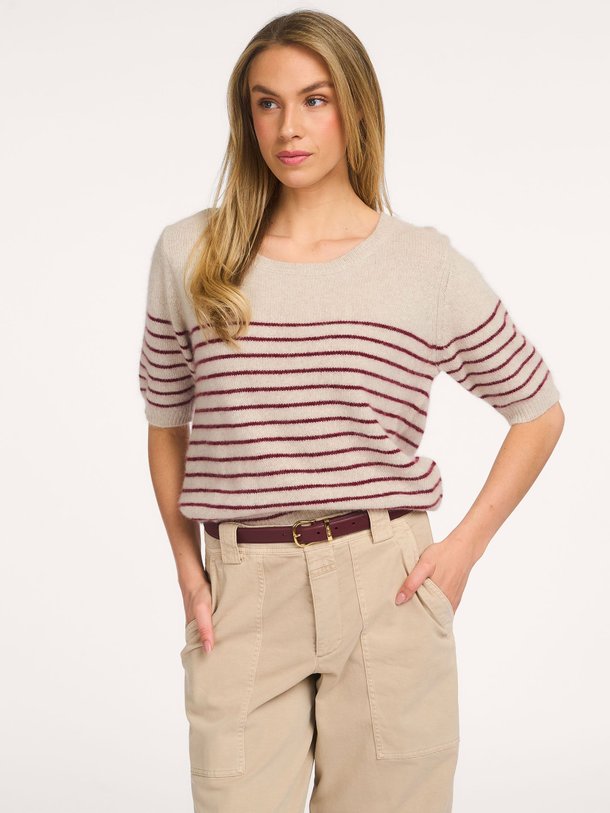 Ontdek de K256 wolmix gestreepte trui van Majestic Filatures in de kleur Zand bij Orangebag. Op werkdagen voor 21:45 besteld, morgen in huis.