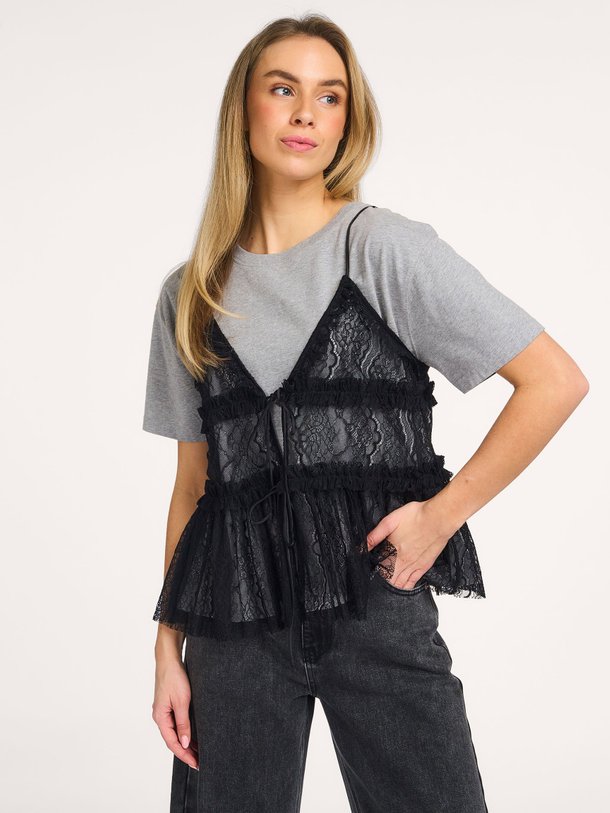 Ontdek de Geweven kanten top van Haute L'Amitié in de kleur Zwart bij Orangebag. Op werkdagen voor 21:45 besteld, morgen in huis.