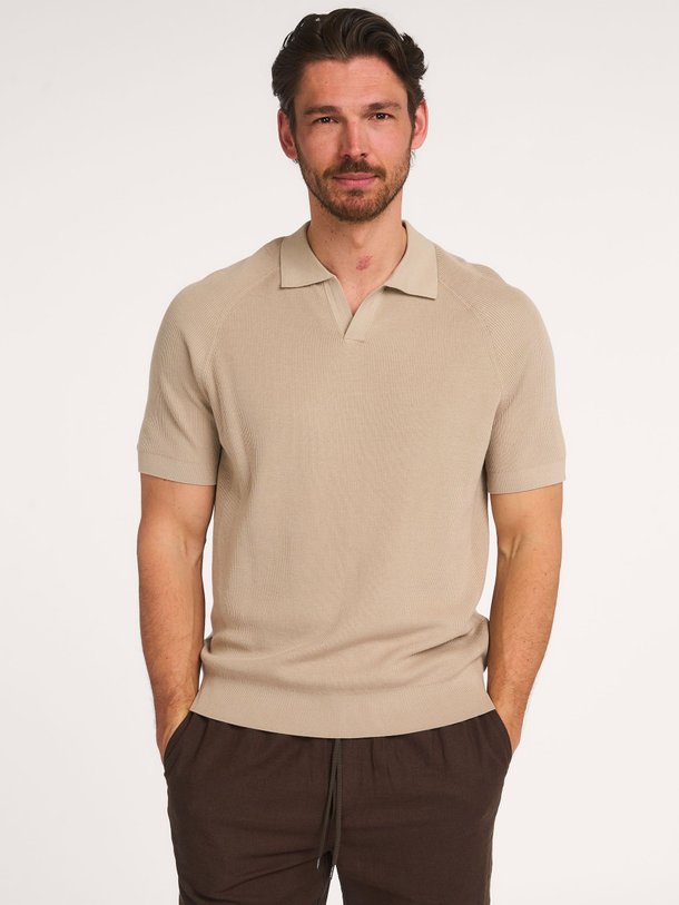 Ontdek de Katoenen polo van Profuomo in de kleur Beige bij Orangebag. Op werkdagen voor 21:45 besteld, morgen in huis.