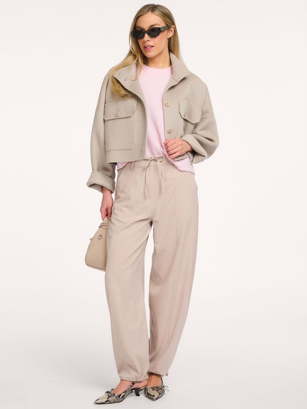 Ontdek de Zoie, viscosemix broek van Second Female bij Orangebag. Op werkdagen voor 21:45 besteld, morgen in huis.