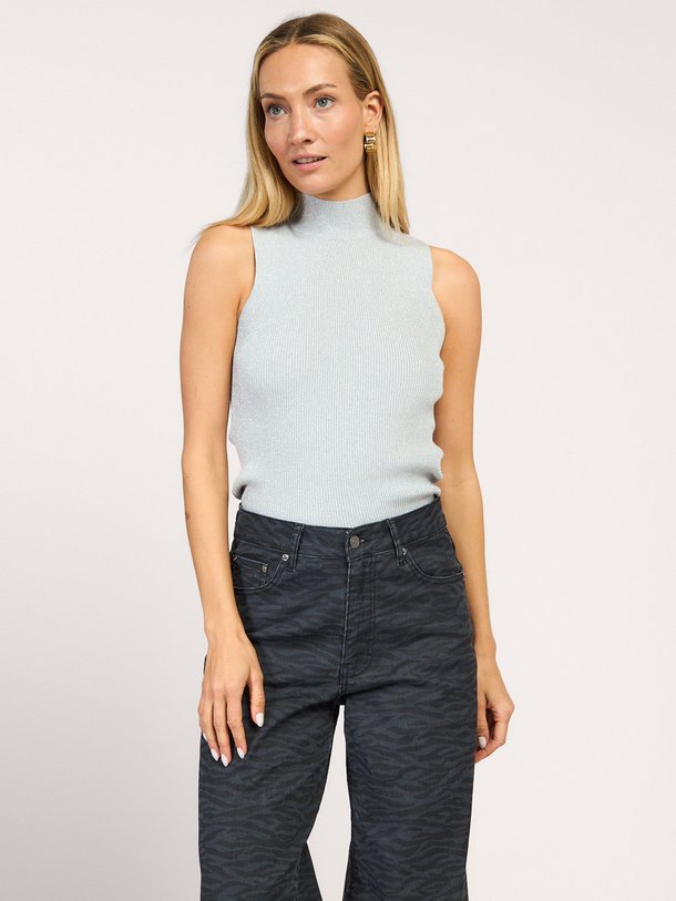 Ontdek de Keet viscosemix top met lurex van Freebird in de kleur zilverkleur bij Orangebag. Op werkdagen voor 21:45 besteld, morgen in huis.