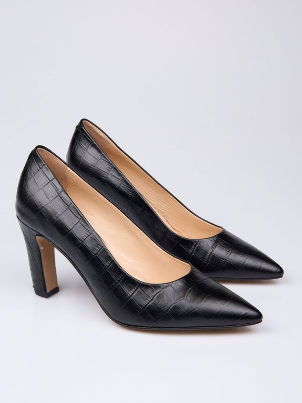 Ontdek de Madeline lederen pumps met croco reliëf van Brown Dot. in de kleur zwart bij Orangebag. Op werkdagen voor 21:45 besteld, morgen in huis.