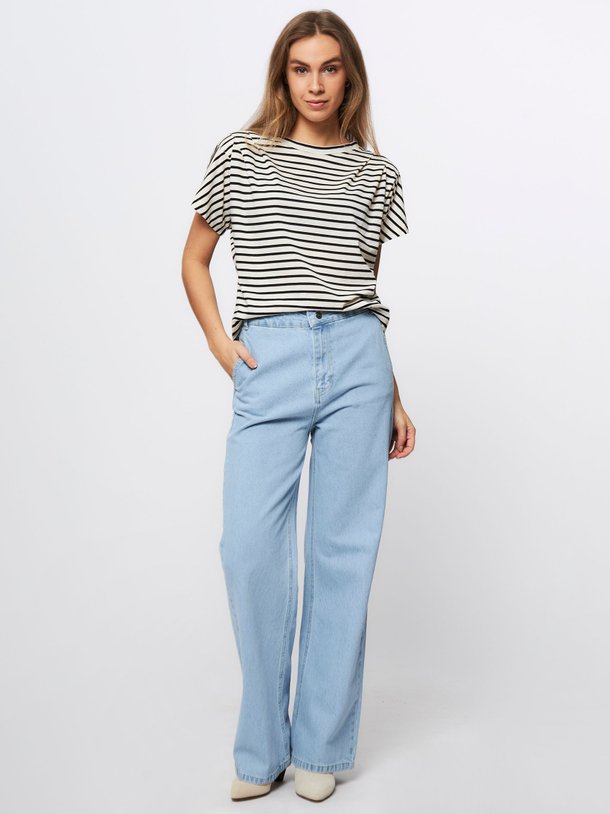 Ontdek de Dario high waist straight fit jeans van Nathalie Vleeschouwer in de kleur lichtblauw bij Orangebag. Op werkdagen voor 21:45 besteld, morgen in huis.