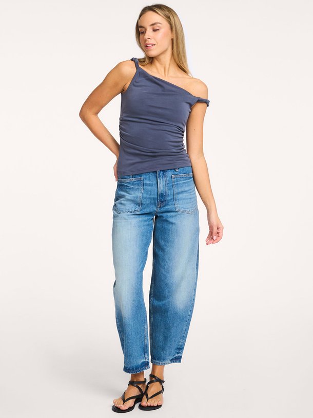 Ontdek de Sasun modalmix top van Samsoe Samsoe in de kleur Donkerblauw bij Orangebag. Op werkdagen voor 21:45 besteld, morgen in huis.