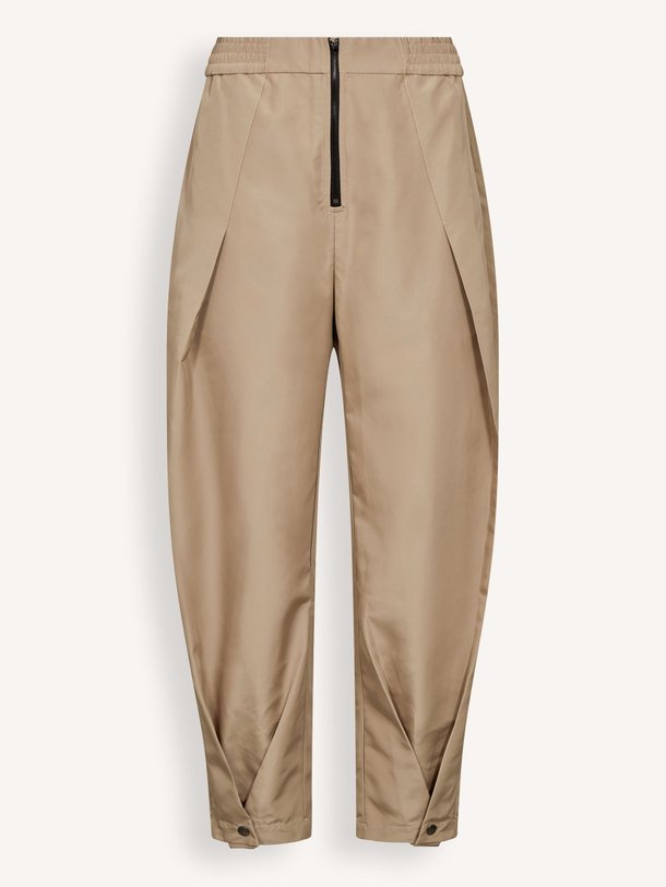 Ontdek de Trice geweven barrel fit broek van Co'Couture in de kleur Zand bij Orangebag. Op werkdagen voor 21:45 besteld, morgen in huis.