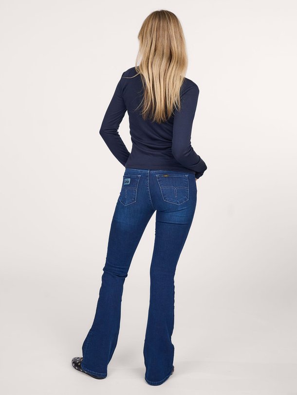 Ontdek de Melrose high waist bootcut jeans van Lois in de kleur donkerblauw bij Orangebag. Op werkdagen voor 21:45 besteld, morgen in huis.