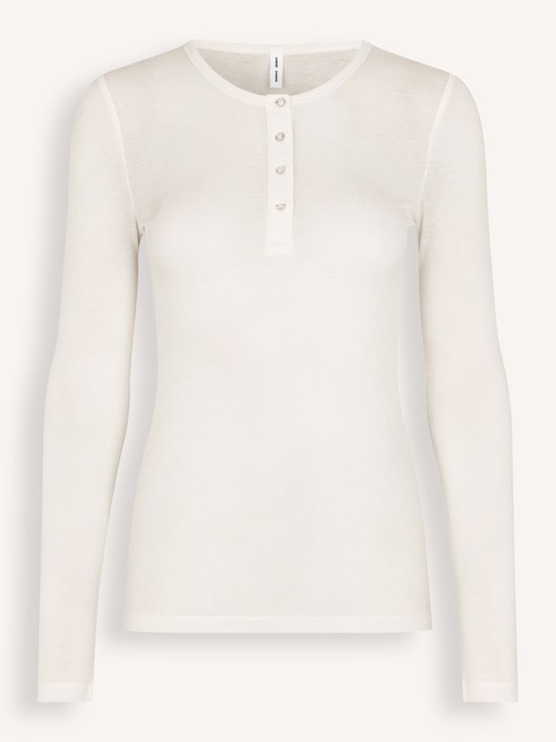 Ontdek de Sadodo lyocell/wolmix longsleeve van Samsoe Samsoe in de kleur Off-white bij Orangebag. Op werkdagen voor 21:45 besteld, morgen in huis.