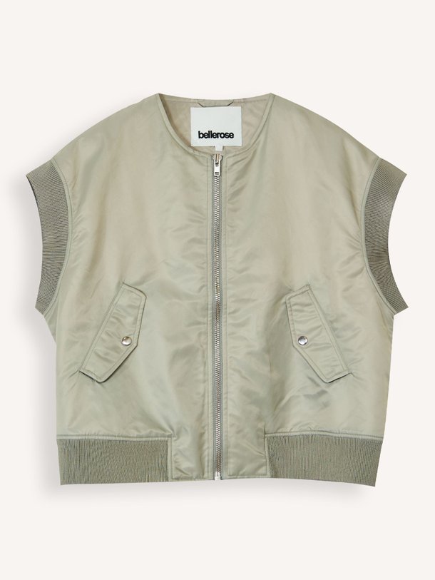 Ontdek de Hiroki geweven bodywarmer van Bellerose in de kleur Groen bij Orangebag. Op werkdagen voor 21:45 besteld, morgen in huis.