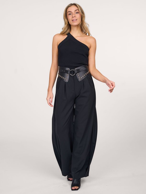 Ontdek de Cirse wolmix pantalon van Iro in de kleur zwart bij Orangebag. Op werkdagen voor 21:45 besteld, morgen in huis.