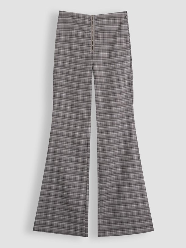 Ontdek de Margret viscosemix flared stretch broek van Rotate Birger Christensen in de kleur grijs bij Orangebag. Op werkdagen voor 21:45 besteld, morgen in huis.