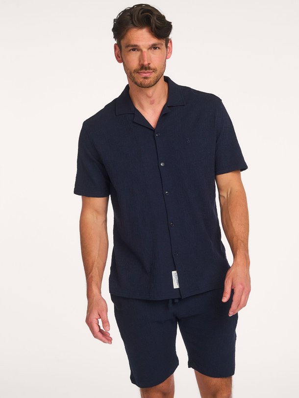 Ontdek de Ripley katoenen overhemd van Butcher of Blue in de kleur Donkerblauw bij Orangebag. Op werkdagen voor 21:45 besteld, morgen in huis.