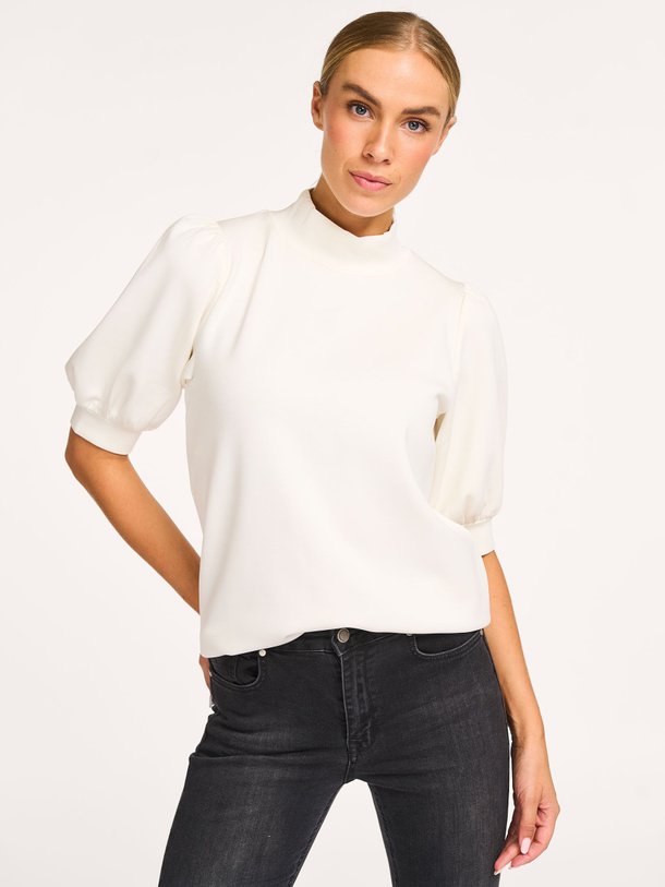 Ontdek de Modalmix super soft top van My Essential Wardrobe in de kleur wit bij Orangebag. Op werkdagen voor 21:45 besteld, morgen in huis.