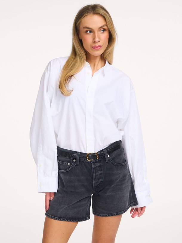 Ontdek de Bomber katoenen blouse van So Sue in de kleur Wit bij Orangebag. Op werkdagen voor 21:45 besteld, morgen in huis.