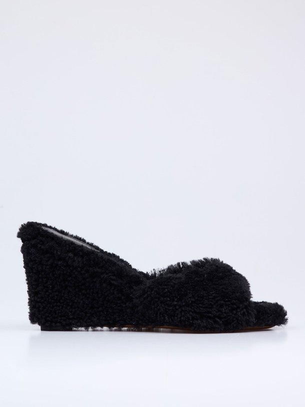 Ontdek de Gwen lederen teddy muiltjes van Anonymous Copenhagen in de kleur zwart bij Orangebag. Op werkdagen voor 21:45 besteld, morgen in huis.