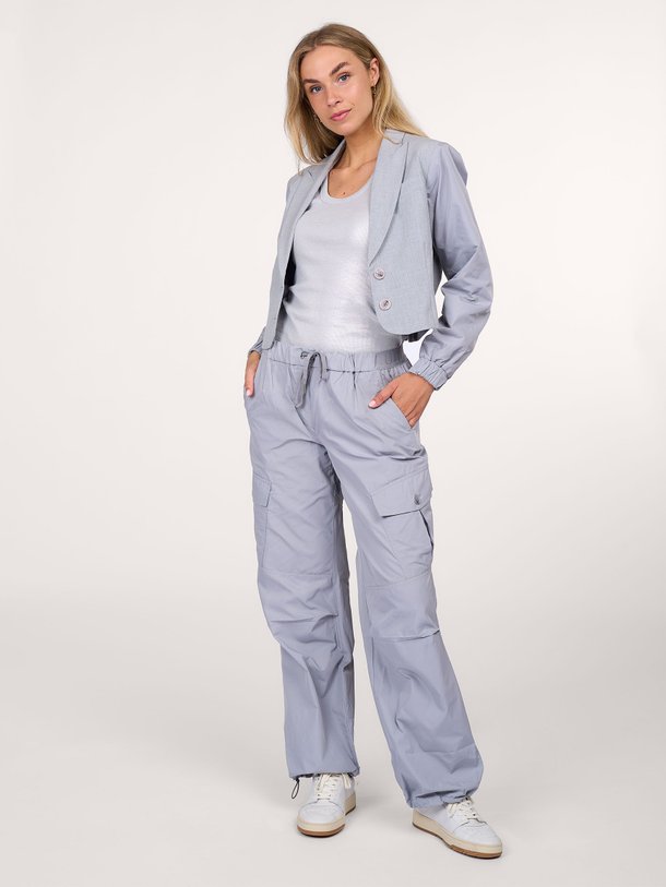 Ontdek de Geweven cargo broek van Summum in de kleur grijs bij Orangebag. Op werkdagen voor 21:45 besteld, morgen in huis.