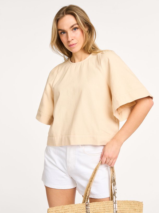 Ontdek de Olivia katoenen top van By-Bar in de kleur zand bij Orangebag. Op werkdagen voor 21:45 besteld, morgen in huis.