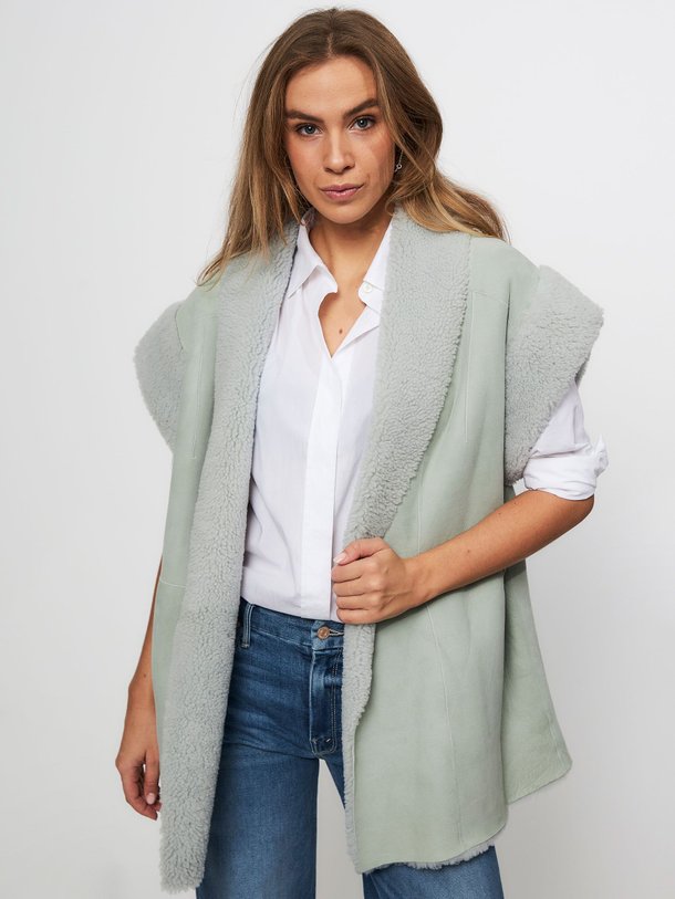 Ontdek de Cheryl lammy reversible gilet van Alter Ego in de kleur mintgroen bij Orangebag. Op werkdagen voor 21:45 besteld, morgen in huis.