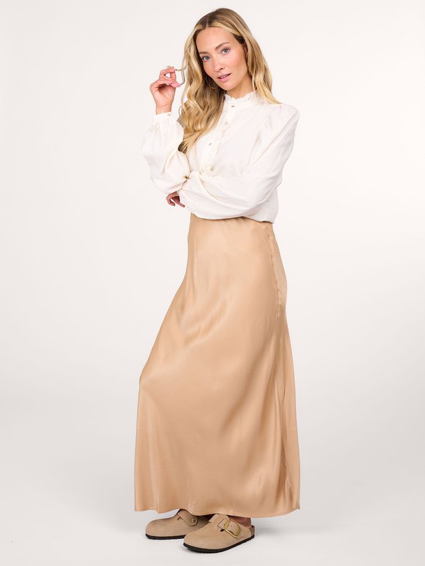 Ontdek de Isam viscose A-lijn rok van Ruby Tuesday in de kleur caramel bij Orangebag. Op werkdagen voor 21:45 besteld, morgen in huis.