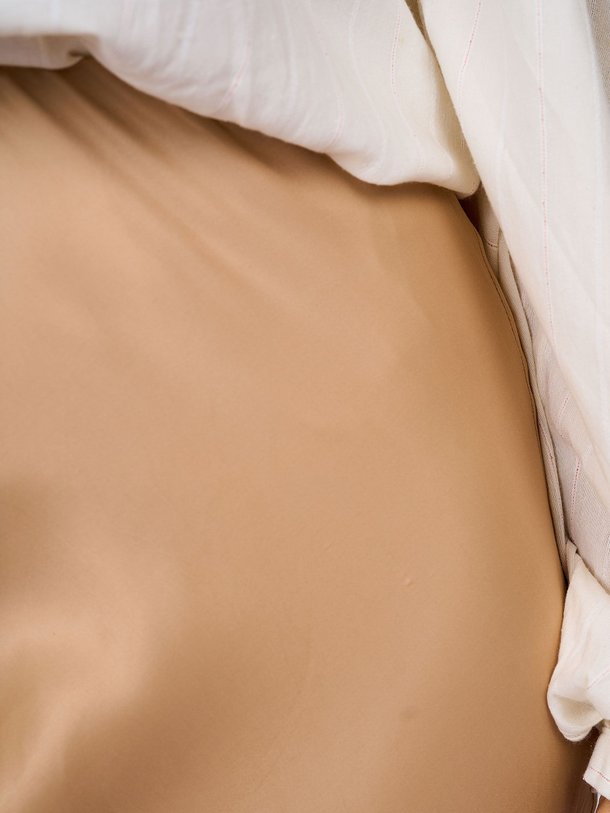 Ontdek de Isam viscose A-lijn rok van Ruby Tuesday in de kleur caramel bij Orangebag. Op werkdagen voor 21:45 besteld, morgen in huis.