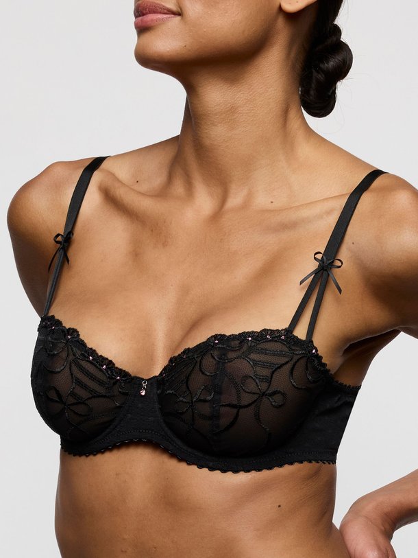 Ontdek de Noova mesh beha van Marie Jo in de kleur Zwart bij Orangebag. Op werkdagen voor 21:45 besteld, morgen in huis.