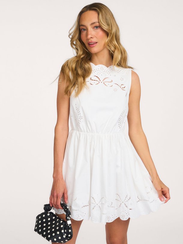 Ontdek de WHITE COTTON EMBROIDERED MINI DRESS van Self Portrait bij Orangebag. Op werkdagen voor 21:45 besteld, morgen in huis.