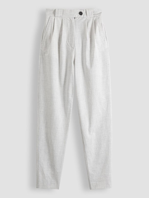 Ontdek de Ravan viscosemix gemêleerde pantalon van Ruby Tuesday in de kleur lichtgrijs bij Orangebag. Op werkdagen voor 21:45 besteld, morgen in huis.