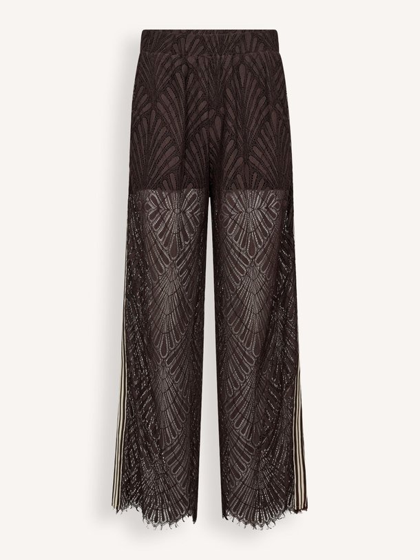 Ontdek de Leti viscosemix kanten broek met bies van Co'Couture in de kleur Donkerbruin bij Orangebag. Op werkdagen voor 21:45 besteld, morgen in huis.