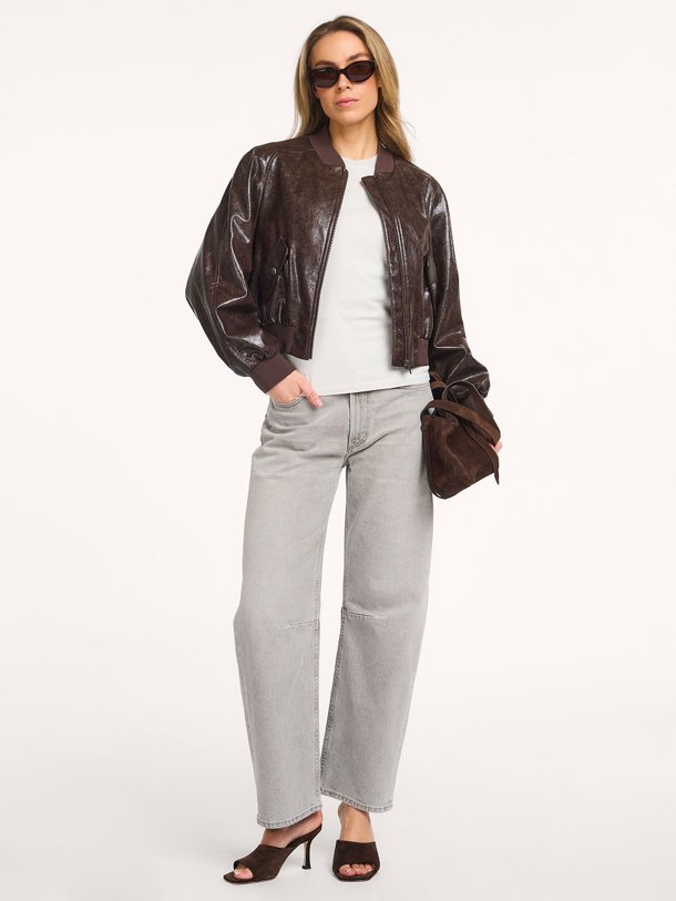 Ontdek de Miro Long barrel fit non-stretch jeans van Citizens of Humanity in de kleur Grijs bij Orangebag. Op werkdagen voor 21:45 besteld, morgen in huis.