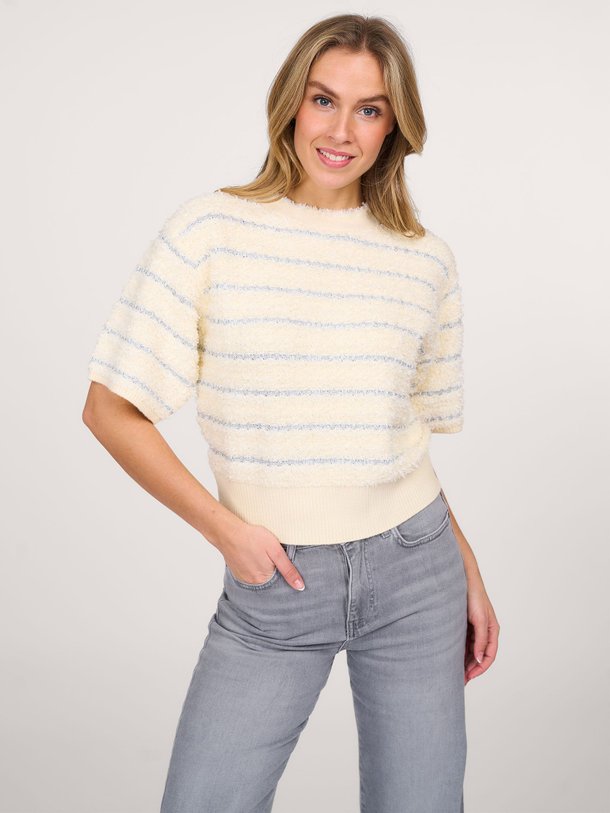 Ontdek de Viscosemix bouclé top met gestreept dessin van Yaya in de kleur off-white bij Orangebag. Op werkdagen voor 21:45 besteld, morgen in huis.