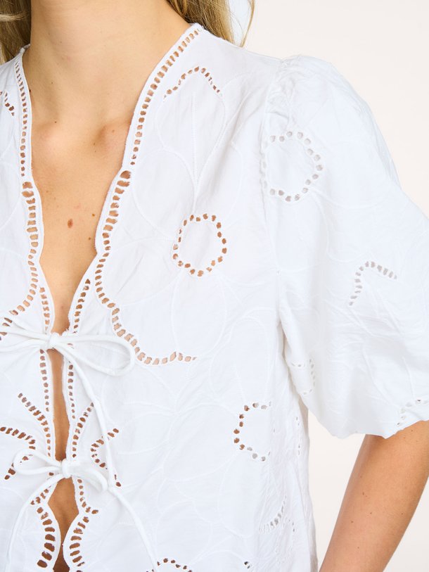 Ontdek de Avrille Blouse van Second Female bij Orangebag. Op werkdagen voor 21:45 besteld, morgen in huis.