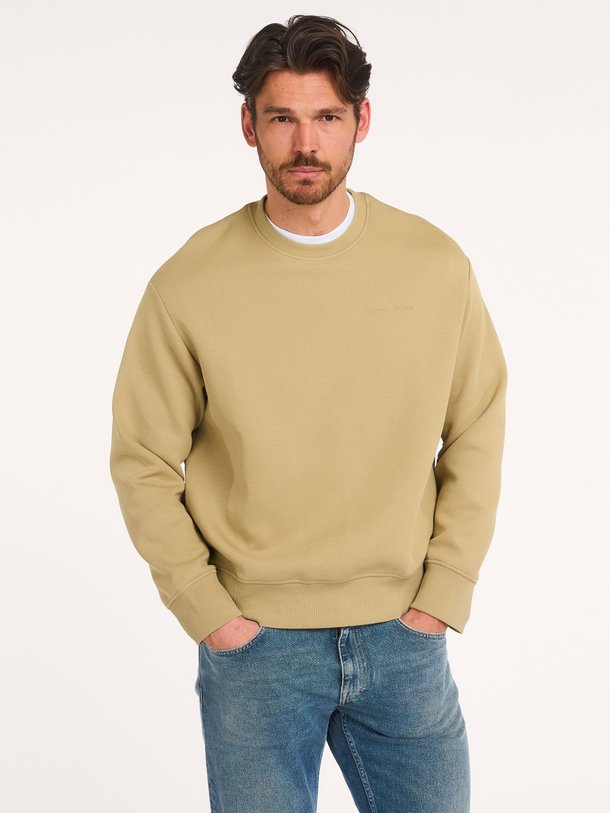 Ontdek de Saethan organic cottonmix sweater van Samsoe Samsoe in de kleur Olijfgroen bij Orangebag. Op werkdagen voor 21:45 besteld, morgen in huis.