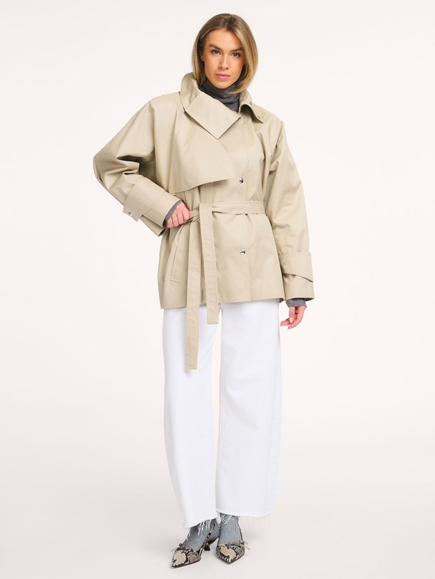 Ontdek de Ralya katoenen trenchcoat van Iro in de kleur Beige bij Orangebag. Op werkdagen voor 21:45 besteld, morgen in huis.