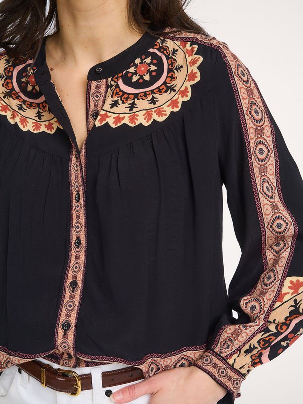 Ontdek de Valda viscose blouse van ba&sh in de kleur Zwart bij Orangebag. Op werkdagen voor 21:45 besteld, morgen in huis.