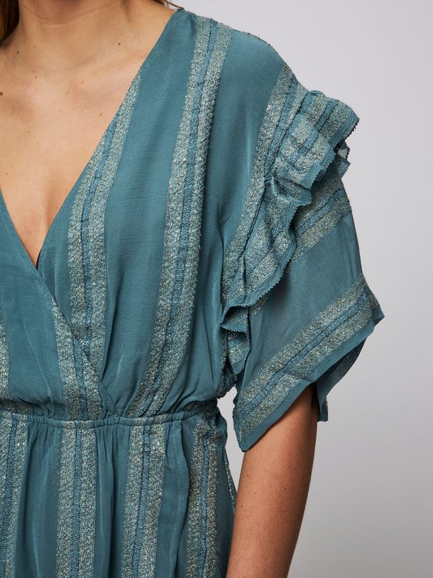 Ontdek de Kahiana viscosemix jurk met lurex van Louise Misha in de kleur blauwgroen bij Orangebag. Op werkdagen voor 21:45 besteld, morgen in huis.