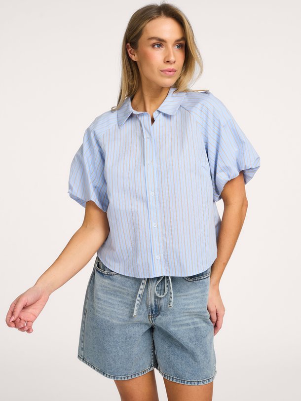 Ontdek de Augusta organic cotton mix gestreepte blouse van Modstrom in de kleur Blauw bij Orangebag. Op werkdagen voor 21:45 besteld, morgen in huis.