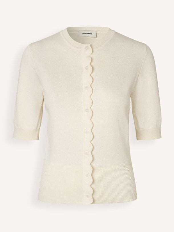 Ontdek de Bennam viscosemix vest van Modstrom in de kleur Crème bij Orangebag. Op werkdagen voor 21:45 besteld, morgen in huis.