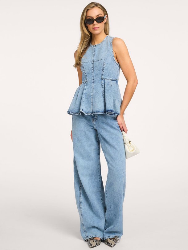 Ontdek de Pancy denim top van Co'Couture in de kleur Blauw bij Orangebag. Op werkdagen voor 21:45 besteld, morgen in huis.