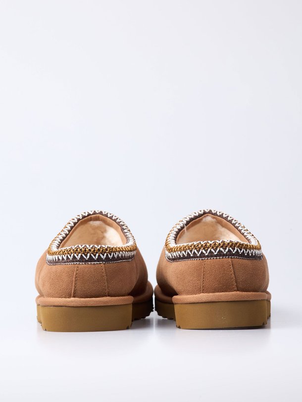 Ontdek de Tasman suéde instappers van Ugg in de kleur cognac bij Orangebag. Op werkdagen voor 21:45 besteld, morgen in huis.