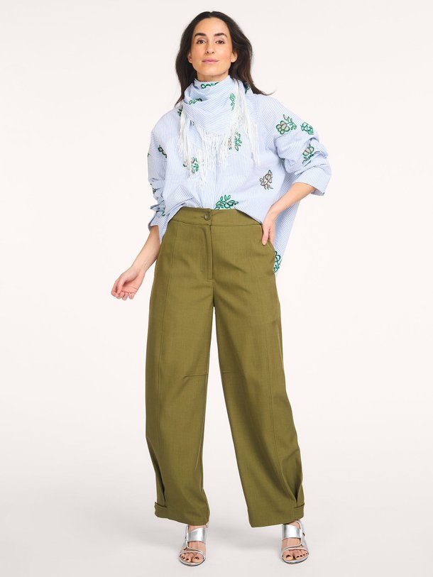 Ontdek de Jalinki katoenen gestreepte blouse van Essentiel Antwerp in de kleur Lichtblauw bij Orangebag. Op werkdagen voor 21:45 besteld, morgen in huis.