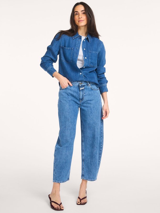 Ontdek de Jazzie mid waist barrel fit jeans van Closed in de kleur Blauw bij Orangebag. Op werkdagen voor 21:45 besteld, morgen in huis.
