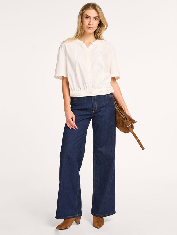 Ontdek de Katoenmix blouse van Yaya in de kleur off-white bij Orangebag. Op werkdagen voor 21:45 besteld, morgen in huis.