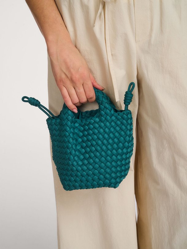 Ontdek de Gevlochten handtas mini van Marrea bij Orangebag. Op werkdagen voor 21:45 besteld, morgen in huis.