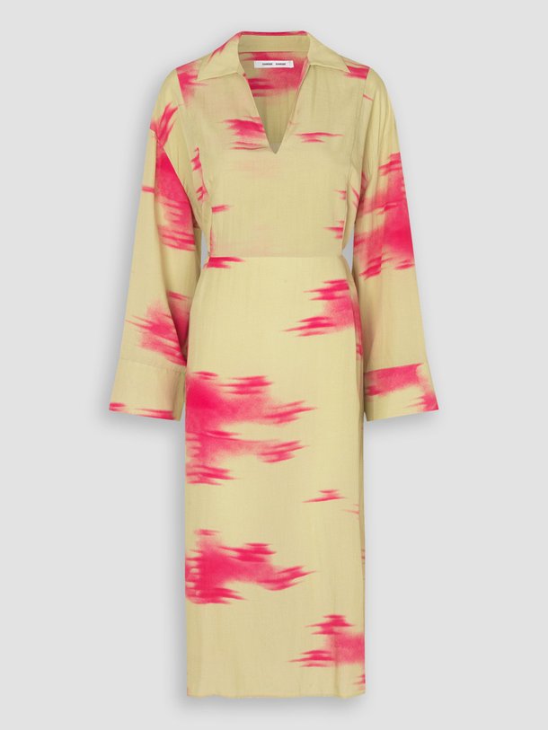 Ontdek de Emy lyocell jurk met tie dye print van Samsoe Samsoe in de kleur lichtgroen bij Orangebag. Op werkdagen voor 21:45 besteld, morgen in huis.