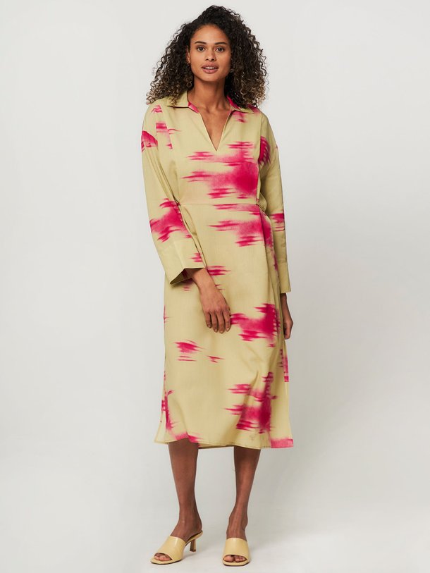 Ontdek de Emy lyocell jurk met tie dye print van Samsoe Samsoe in de kleur lichtgroen bij Orangebag. Op werkdagen voor 21:45 besteld, morgen in huis.